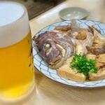 Genzou Honten - 鯛あらだき 900円と特大ジョッキ(1000ml) 1,050円