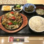 中華＆モンゴル料理 郷 - 鉄板クミン羊肉定食