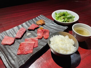 Yakiniku Akami Niku Gatou - 