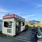 わがままじぃじぃ - 39号線沿いのプレハブ小屋がお店です