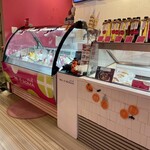 RE di ROMA plus - 店内です