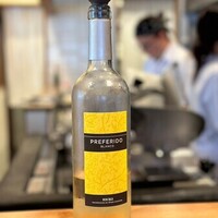 ミ・カサ - 二杯目は白ワイン。
                    スペインのリオハワイン