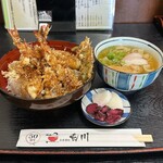 お食事処 白川 - 海老天丼  海老が５尾!!  お味噌をミニきしめんにチェンジ(有料)