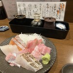 魚としゃり - お刺身8種盛り 1078円