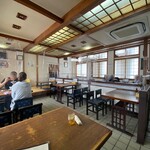 めん処釜文 - 店内の様子。