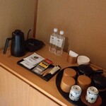 あさば - やっとポットが！お茶も３種❤️冷蔵庫にもミネラルウォーター２本、緑茶にほん２本、オレンジジュース、ビールが入ってます♪