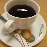 アトリエ・ド・リーブ - コーヒー。味が薄すぎると思うんです。。。ファミレスのポットサービスより薄い感じ。もう少し濃くしたほうが良いと思うんだけどなぁ。。。
