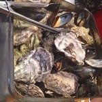 Oyster Bar ジャックポット - 蒸し牡蠣とムール貝食べ放題
