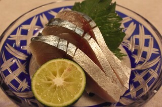 Kame sushi - 活さば　きずし（しょうが醤油、わさび醤油、しょうが酢）　1140円