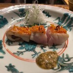 温石 - 手前は山椒のソース