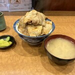 燕楽 - 豚丼1000円。大盛り無料。