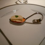 ロアラブッシュ - アミューズ1　ホタテ、パプリカのソース