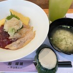 Sushi Ruri - 【2023/10】鮪漬けとタイごま醤油漬け丼(全景)