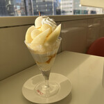 タカノフルーツパーラー - 洋梨のパフェ１８７０円。たっぷりの洋梨を様々な味わいで楽しみました。