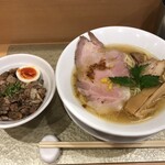 燃えよ麺助 - 黄金貝ラーメンとあぶりチャーシュー丼