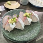 亀正くるくる寿司 - 関アジ