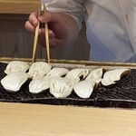 富小路 やま岸 - 砂かぶりならぬ香りかぶり席で嬉しい♪