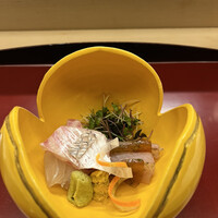 赤坂 菊乃井 - 昼懐石１５７３０円。向付。明石天然鯛、うおぜ。うおぜとポン酢ゼリーがピッタリです。秋の鯛も絶妙ですね