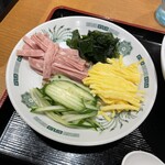 日高屋 - 黒酢しょうゆ冷やし麺(麺大盛)670円→具材