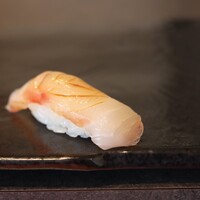 すし大 - イシダイ
