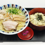 元喜神 - チャーシューマヨ丼セット　900円　鶏白湯らーめんとチャーシューマヨネーズ丼のセット