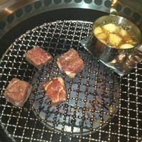 松庵 韓菜房 栄大津通店 - 特上ロース 日焼け中