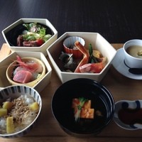 スカイツリービューレストラン 簾 - スカイツリービュー弁当「むさし」4,725円
                目の前のスカイツリーを見ながら美味しく頂きました！