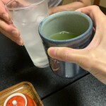 鮨よし - ﾜﾀｼは温かいお茶、旦那さんはノンアルグレフルサワーで乾杯