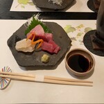 好近 - まぐろ、カンパチ、鯛の昆布じめ