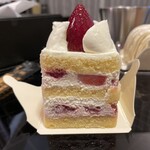 マールブランシュ - 苺のショートケーキ（税込 691円）評価＝◎