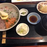 春夏秋冬 - 奥さんは、海鮮丼。