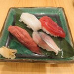 割烹 勘べえ - お寿司（中トロ、ヤリイカ、〆鯖、赤身）