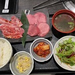 和牛焼肉 土古里 - カルビ・牛タン定食（お肉1.5倍）2500円位