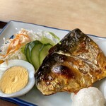 Jiyugemu - 焼き魚定食(塩サバ)