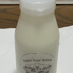 Yogurt Four Seasons - サービスのヨーグルト（プレーン）