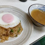 埼玉屋食堂 - 焼飯とお味噌汁