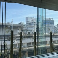 和牛焼肉 土古里 上野バンブーガーデン店 - 目の前がホームで電車が見える