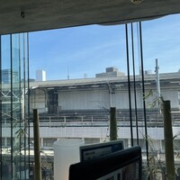 和牛焼肉 土古里 上野バンブーガーデン店 - 窓ぎわは景色が良くデート向き