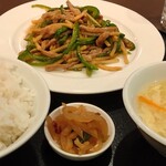 北浜 上海食苑 - 青椒肉絲定食