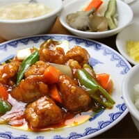 1,100円(税込) 平日サービスランチ (予約不可) ご来店順でのご案内となります。