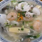 香港麺 新記 - 海鮮麺（香港麺）＠950円