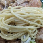 橘屋 - 麺はこんな感じの低加水ストレート