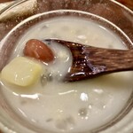 ベトナムちゃん - ぜんざいの中は　　タピオカ、豆、さつまいも