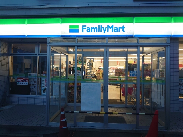 近所のファミマ 国道16号線沿い下鶴間のファミマがリニューアルオープンしてる : 大和