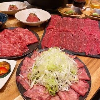 Omi beef specialty store where you can enjoy shabu shabu and Sukiyaki, which are popular among women.