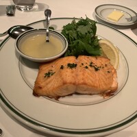 ウルフギャング・ステーキハウス 丸の内店 - アトランティックサーモンの直火焼き
