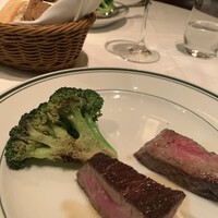 ウルフギャング・ステーキハウス 丸の内店 - 「STEAK FOR TWO」と「ブロッコリーのソテー」