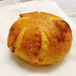 MAISON KAYSER - かぼちゃカシューナッツパン_¥333