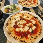 マッシモッタヴィオ - ピッツァランチ ハーフ&ハーフで マルゲリータとビアンカ。 サラダ、アイスコーヒー（ドリンク）付き