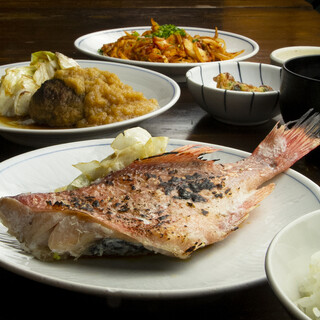 月曜日〜金曜日／ほの字のランチ